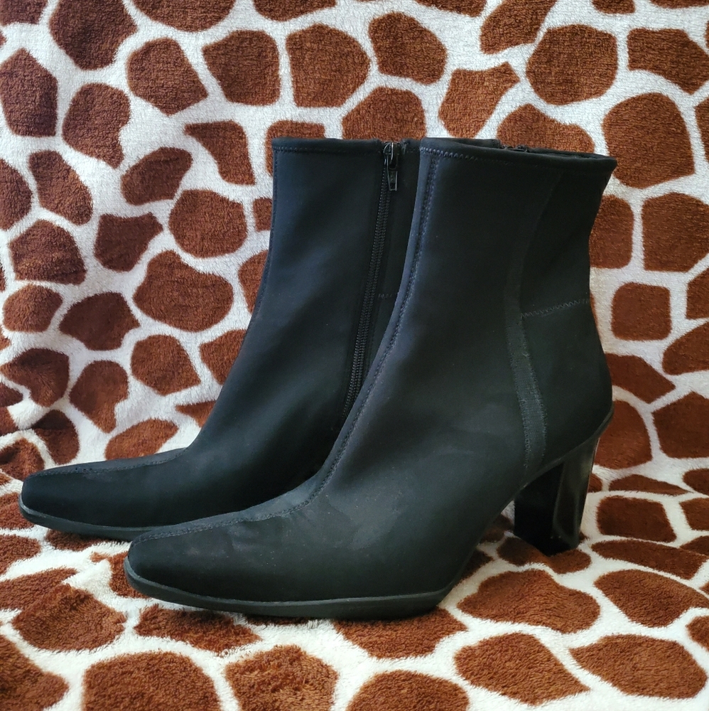 Apostrophe Black Boots
